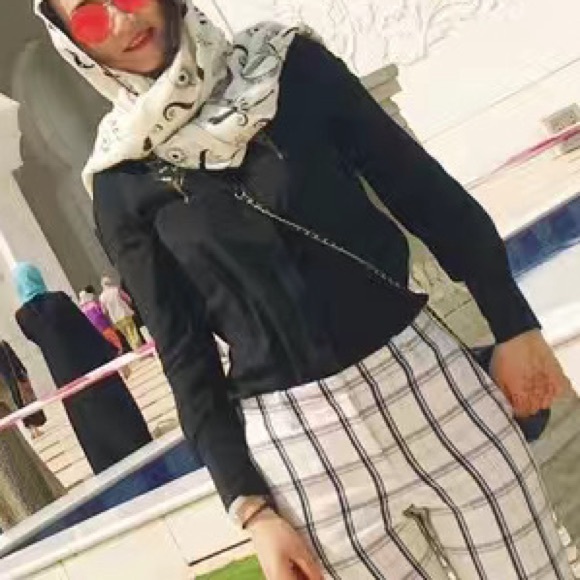 Black Silk Floral Print shirt - Picture 5 of 5